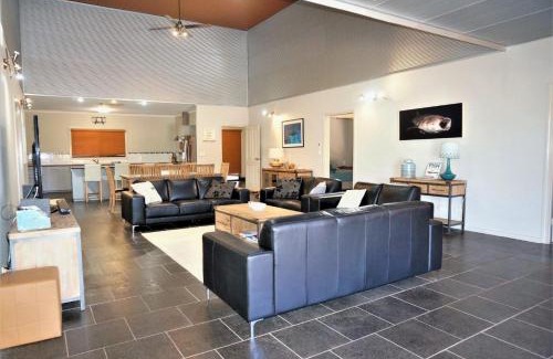 Exmouth House | 2 Trout Place