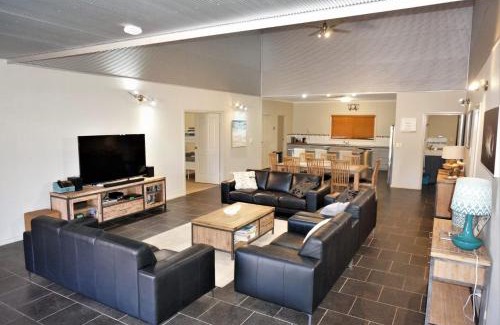 Exmouth House | 2 Trout Place