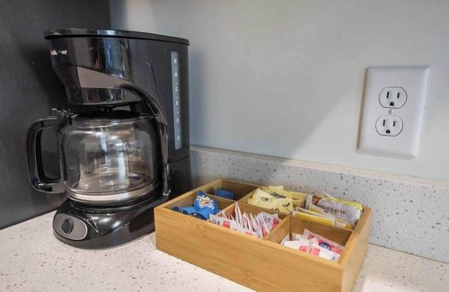 Downtown Louisville Apartment | 2- Unit Renovated Loft w/Free Parking | Lou Med!