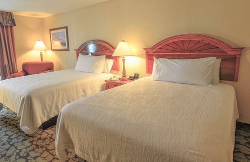 Chinatown Hotel | 2 Units w/Free Breakfast, Outdoor Pool, Close to Galleria Retail Heaven
