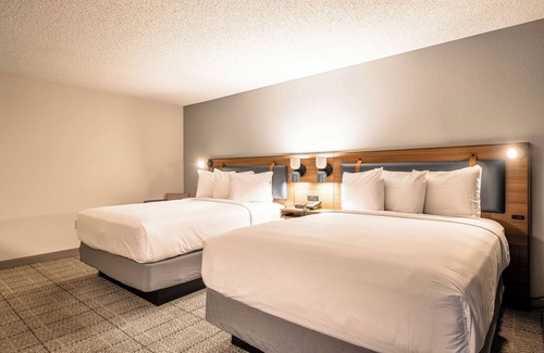 Richardson Hotel | 2 Units w/Free Parking, Swimming Pool, Pet-friendly, Close to Cottonwood Park!