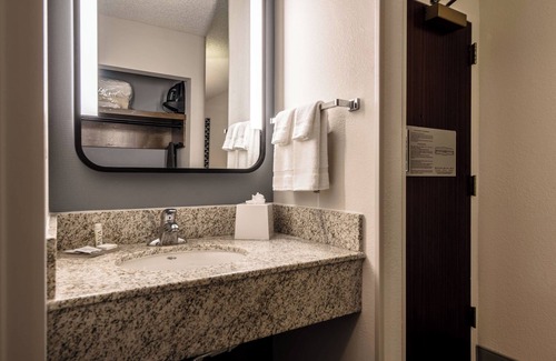 Richardson Hotel | 2 Units w/Free Parking, Swimming Pool, Pet-friendly, Close to Cottonwood Park!