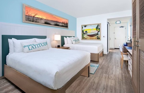 Fort Myers Beach Resort | 2 Welcoming Rooms | Steps from Times Square & Pier | Pool, Spa + Beachfront