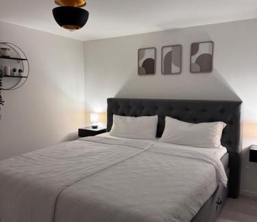 Sundheim Apartment | 2-Zimmer Souterrain Wohnung