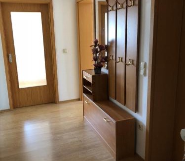 Munchen District Apartment | 2 Zimmer Wohnung mit Balkon - Nähe Messe
