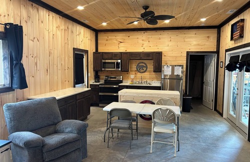 Emporia House | 20 acres Bunkhouse in Emporia, KS