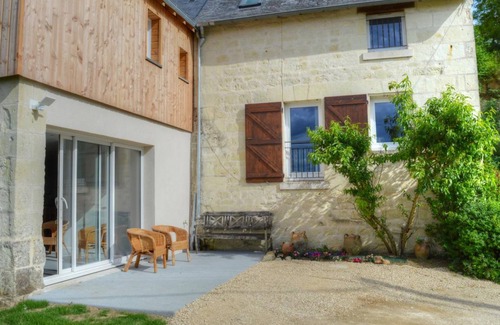 Saint-Germain-sur-Vienne Cottage | 200 m² Cabin ∙ 5 bedrooms ∙ 11 guests