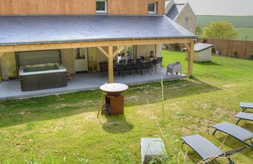 Saint-Germain-sur-Vienne Cottage | 200 m² Cabin ∙ 5 bedrooms ∙ 11 guests