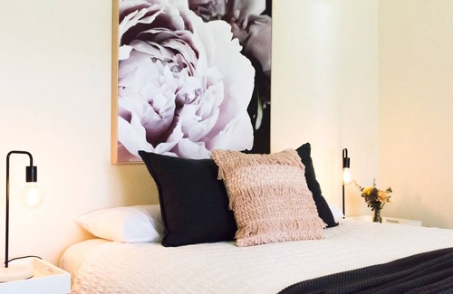 Keith Bed & Breakfast | 20 Hill Ave Bed & Breakfast - 'feel at home, when away'