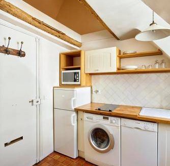 Saint-Germain-des-Pres Apartment | 20 m² Apartment ∙ 1 bedroom ∙ 4 guests