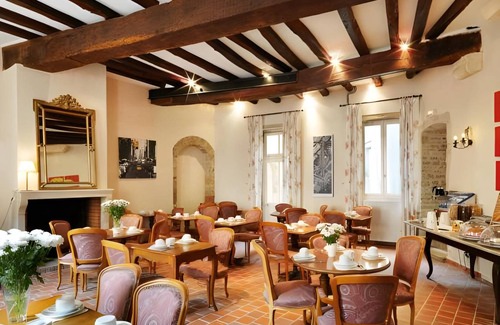 Beaune City Centre Hotel | 20 m² Hotel ∙ 6 guests