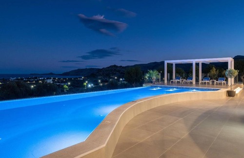 Kalathos House | 20 m² House ∙ 9 bedrooms ∙ 19 guests