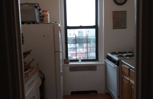 Soundview Apartment | 20 mins to Downtown NYC ~ 1 Double Bedroom
