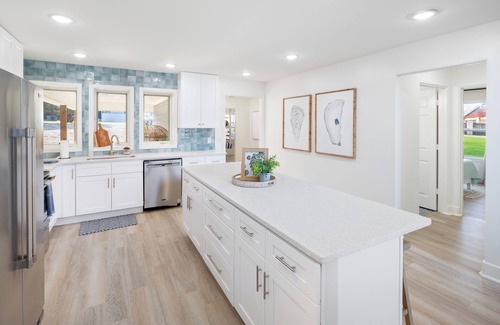 Graford House | 20 minutes from Rocker B! Luxury Waterfront PK Home on the Peninsula!