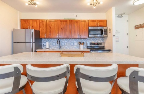 Waikiki Condo | 20% New Listing Discount. Walk to Waikiki Beach. Oceanview. Free Parking. AC.