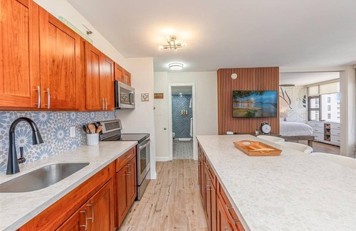 Waikiki Condo | 20% New Listing Discount. Walk to Waikiki Beach. Oceanview. Free Parking. AC.