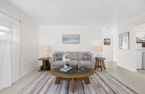 Hallandale Beach Apartment | 20% OFF for Holidays Book Now! New 1BR Apt, Free Parking & Wifi Near Beach!