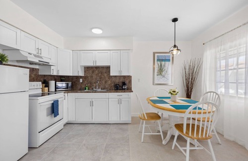Hallandale Beach Apartment | 20% OFF for Holidays Book Now! New 1BR Apt, Free Parking & Wifi Near Beach!