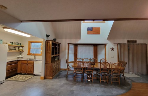 Dandridge Cabin | 20% OFF Lakefront-Dock-Hot Tub- Huge Yard- Sandy Ridge Landing