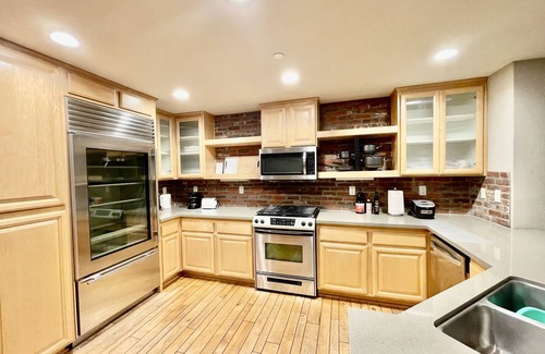 Chino Condo | 20% OFF Monthly/Fully Furnished/Near School/Garage Parking/Safe Community
