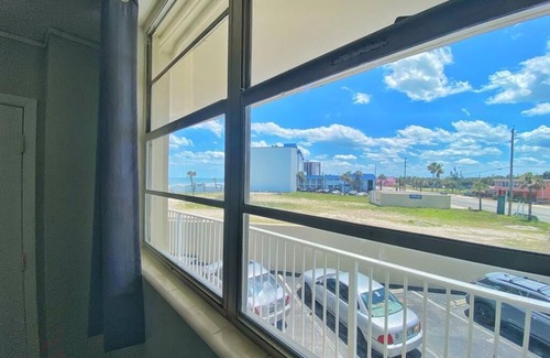 Daytona Beach Apartment | 20% OFF - NEW! Cozy Studio in Daytona Beach!