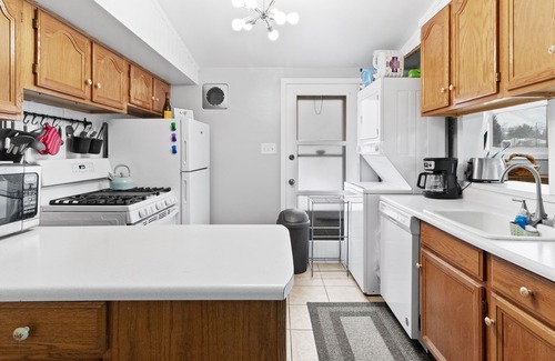 Cottonwood Heights House | 20% OFF SPRING RATES MTN View Home Cottonwood Cottage HotTub Grill WiFi Games