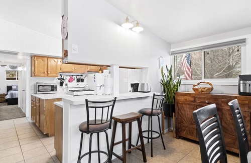 Cottonwood Heights House | 20% OFF SPRING RATES MTN View Home Cottonwood Cottage HotTub Grill WiFi Games