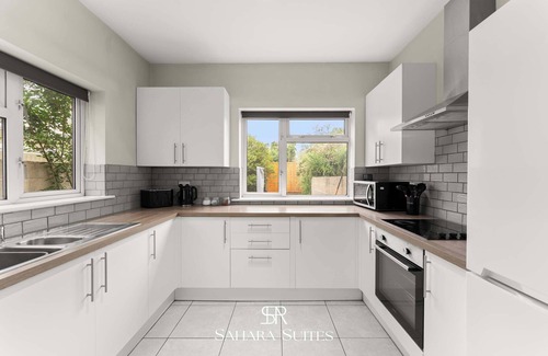 Southsea House | 20% OFF | Stylish 4BR Portsmouth Home | Sleeps 8