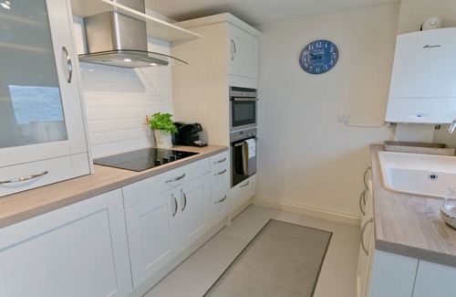 Beaumaris Apartment | 20 Rosemary Lane - a coastal that sleeps 4 guests in 2 bedrooms
