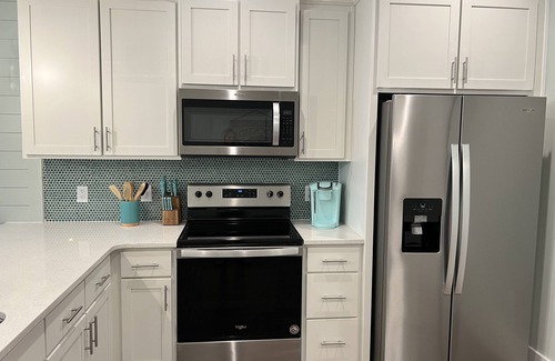 Jekyll Island Condo | 20% weekly discount! 3 BR Condo. End Unit. Walk to Marina & Zachrys!