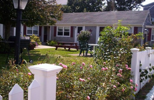 Dennis Port House | 200 Captain Chase Road Dennis Port Cape Cod - - Beach Retreat II