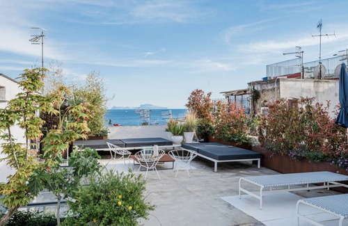 Chiaia Apartment | 200 m² Apartment ∙ 2 bedrooms ∙ 4 guests