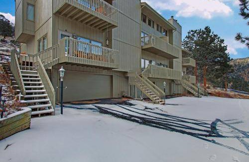 Fall River Estates Apartment | 200 m² Apartment ∙ 3 bedrooms ∙ 8 guests