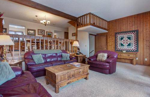 Fall River Estates Apartment | 200 m² Apartment ∙ 3 bedrooms ∙ 8 guests