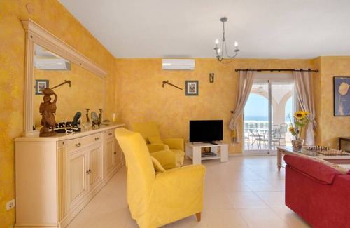 La Font d'en Carros House | 200 m² House ∙ 2 bedrooms ∙ 4 guests