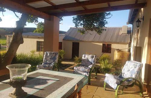 Riversdale House | 200 m² Farmhouse ∙ 2 bedrooms ∙ 4 guests