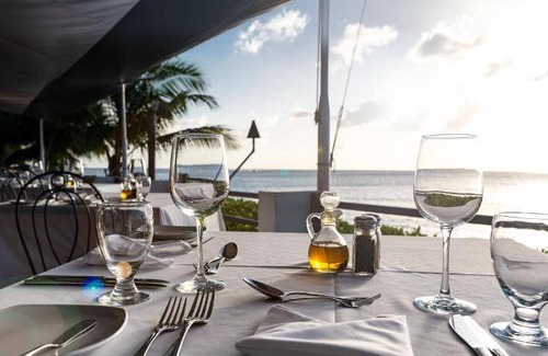 Sunset Crest Hotel | 200 m² Hotel ∙ 3 bedrooms ∙ 127 guests