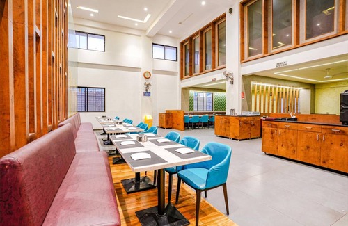 Rajgurunagar Hotel | 200 m² Hotel ∙ 3 guests