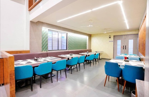 Rajgurunagar Hotel | 200 m² Hotel ∙ 3 guests