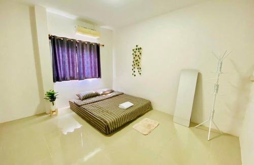 Ubon Ratchathani House | 200 m² House ∙ 2 bedrooms ∙ 7 guests