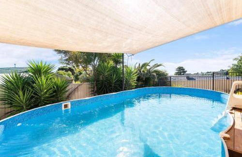 Hallett Cove House | 200 m² House ∙ 3 bedrooms ∙ 6 guests