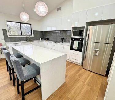 Lyons House | 200 m² House ∙ 3 bedrooms ∙ 8 guests