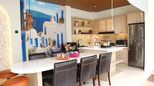 Padalarang House | 200 m² House ∙ 3 bedrooms ∙ 11 guests