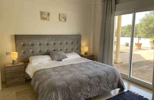 San Roque House | 200 m² House ∙ 3 bedrooms ∙ 8 guests