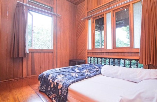 Sidomulyo House | 200 m² House ∙ 3 bedrooms ∙ 12 guests