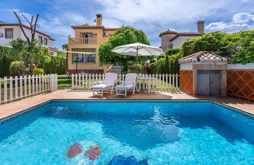La Zubia House | 200 m² House ∙ 3 bedrooms ∙ 6 guests