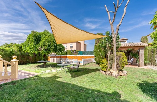 La Zubia House | 200 m² House ∙ 3 bedrooms ∙ 6 guests