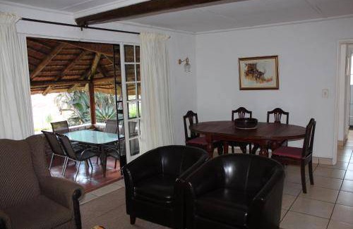 White River House | 200 m² House ∙ 3 bedrooms ∙ 6 guests