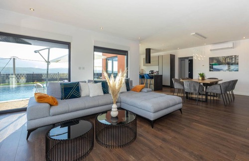 Krusvar House | 200 m² House ∙ 3 bedrooms ∙ 8 guests