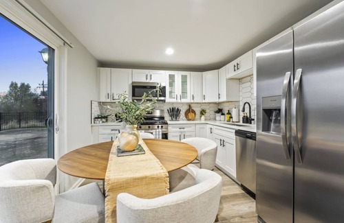 Oswego House | 200 m² House ∙ 3 bedrooms ∙ 6 guests